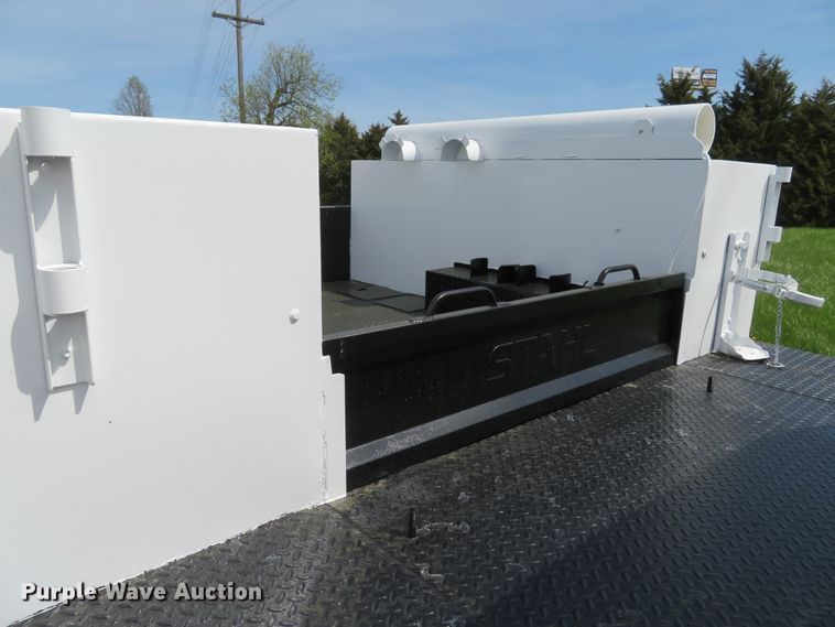 image for item DI2142 2005 Ford F350 Super Duty XL  utility bed pickup truck