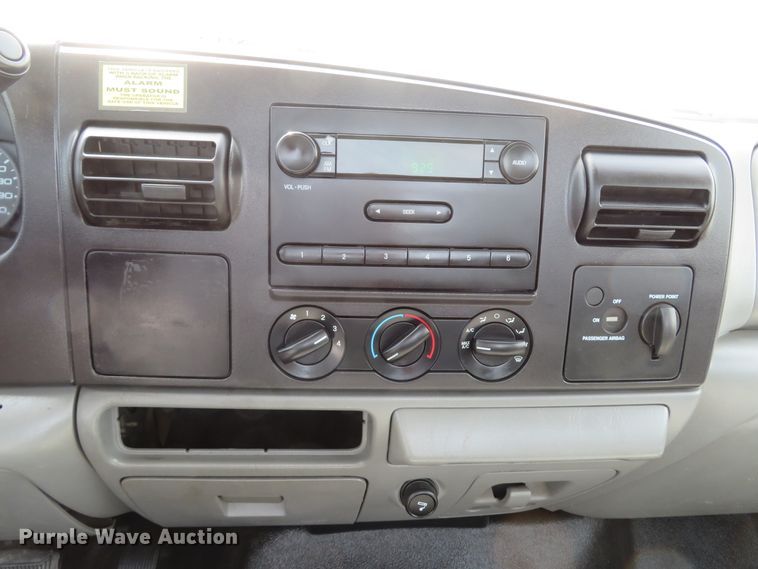 image for item DI2142 2005 Ford F350 Super Duty XL  utility bed pickup truck