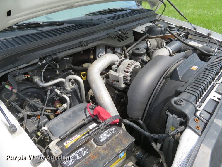 image for item DI2142 2005 Ford F350 Super Duty XL  utility bed pickup truck