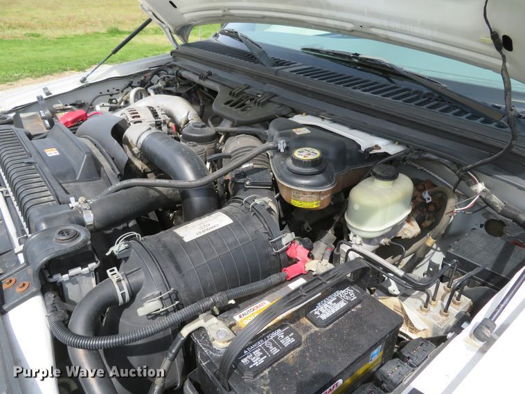 image for item DI2142 2005 Ford F350 Super Duty XL  utility bed pickup truck