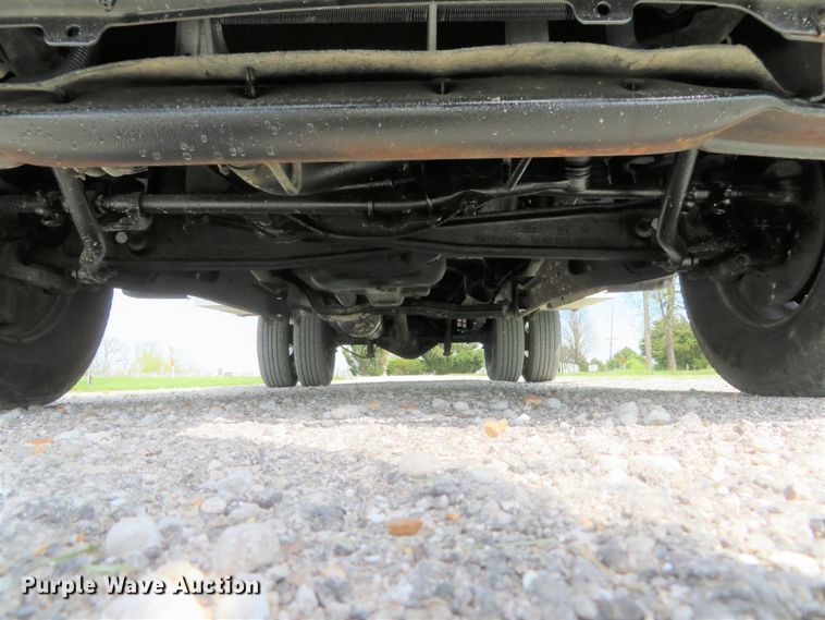 image for item DI2142 2005 Ford F350 Super Duty XL  utility bed pickup truck