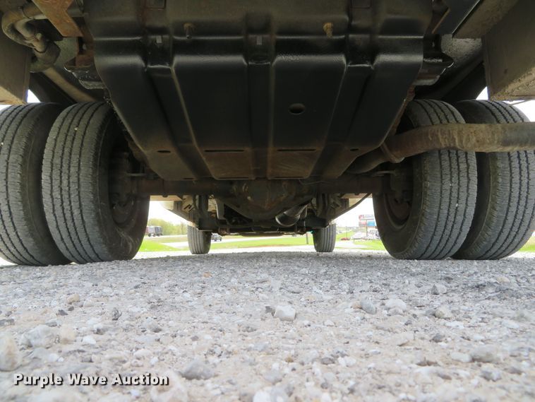 image for item DI2142 2005 Ford F350 Super Duty XL  utility bed pickup truck