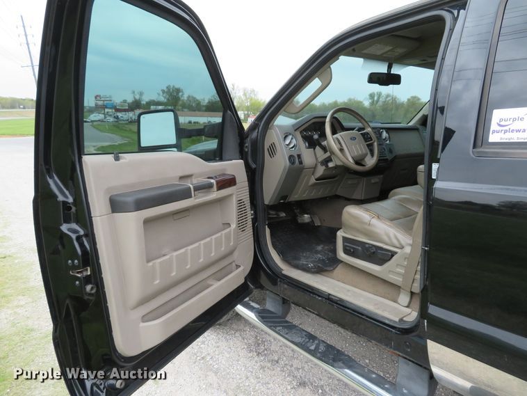 image for item DI2147 2008 Ford F350 Super Duty Lariat  Crew Cab pickup truck