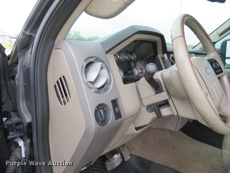 image for item DI2147 2008 Ford F350 Super Duty Lariat  Crew Cab pickup truck