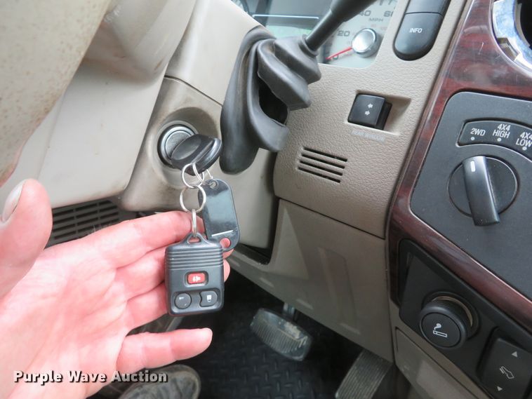 image for item DI2147 2008 Ford F350 Super Duty Lariat  Crew Cab pickup truck