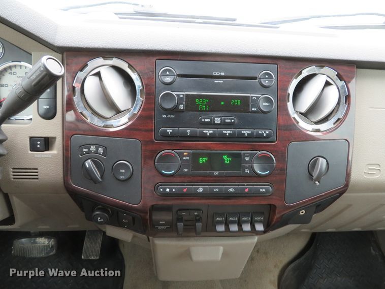 image for item DI2147 2008 Ford F350 Super Duty Lariat  Crew Cab pickup truck