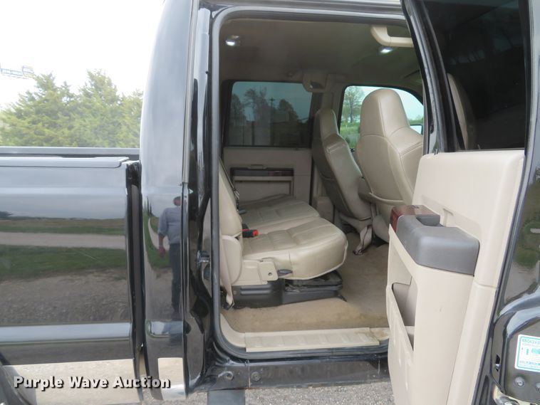 image for item DI2147 2008 Ford F350 Super Duty Lariat  Crew Cab pickup truck