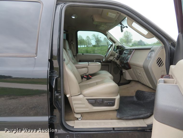 image for item DI2147 2008 Ford F350 Super Duty Lariat  Crew Cab pickup truck