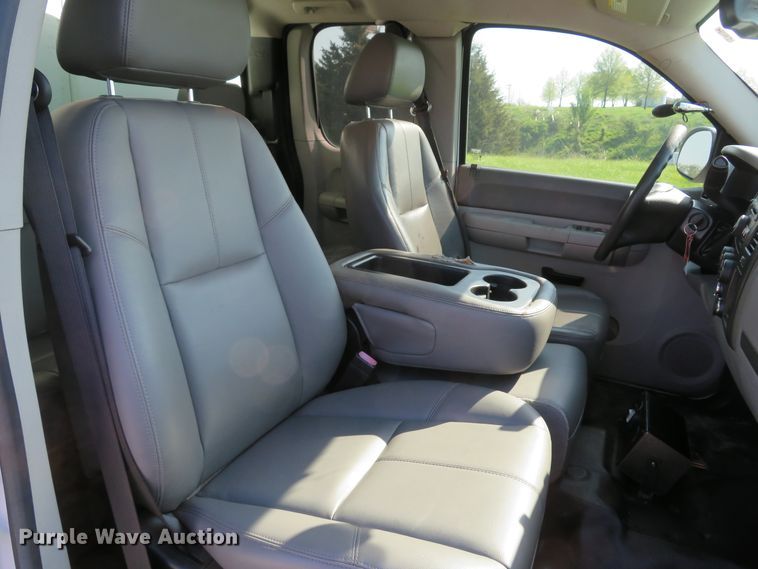 image for item DI2151 2009 Chevrolet Silverado 1500  Ext. Cab kennel bed pickup truck