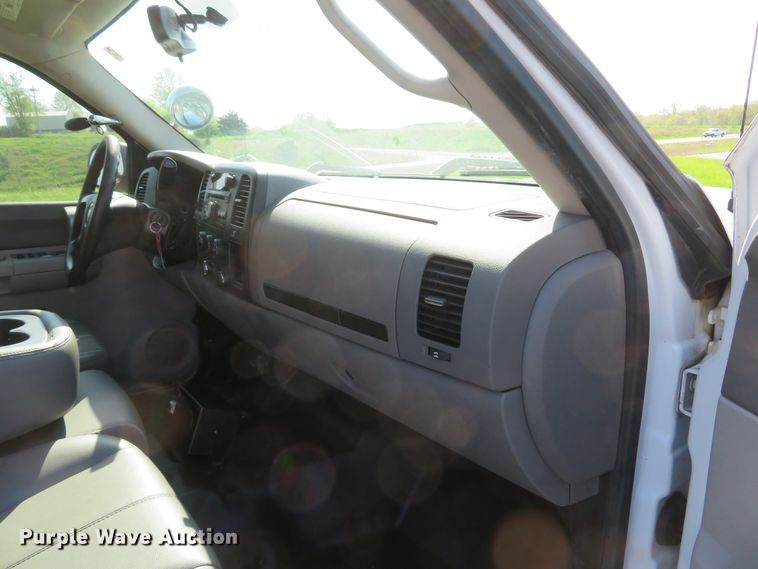 image for item DI2151 2009 Chevrolet Silverado 1500  Ext. Cab kennel bed pickup truck