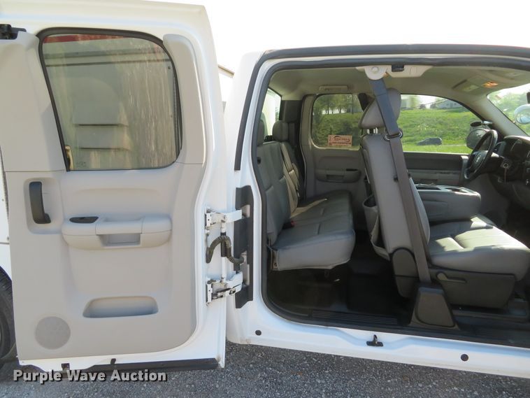 image for item DI2151 2009 Chevrolet Silverado 1500  Ext. Cab kennel bed pickup truck