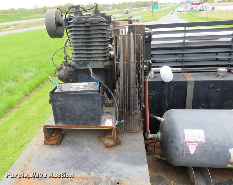 image for item DI2152 2012 Ford F550 Super Duty XL SuperCab utility bed truck