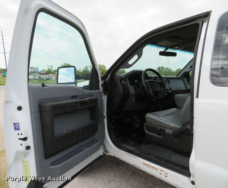 image for item DI2152 2012 Ford F550 Super Duty XL SuperCab utility bed truck