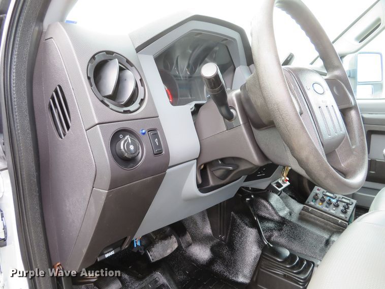 image for item DI2152 2012 Ford F550 Super Duty XL SuperCab utility bed truck