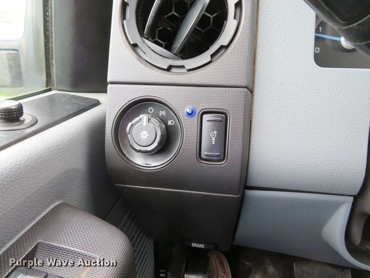 image for item DI2152 2012 Ford F550 Super Duty XL SuperCab utility bed truck