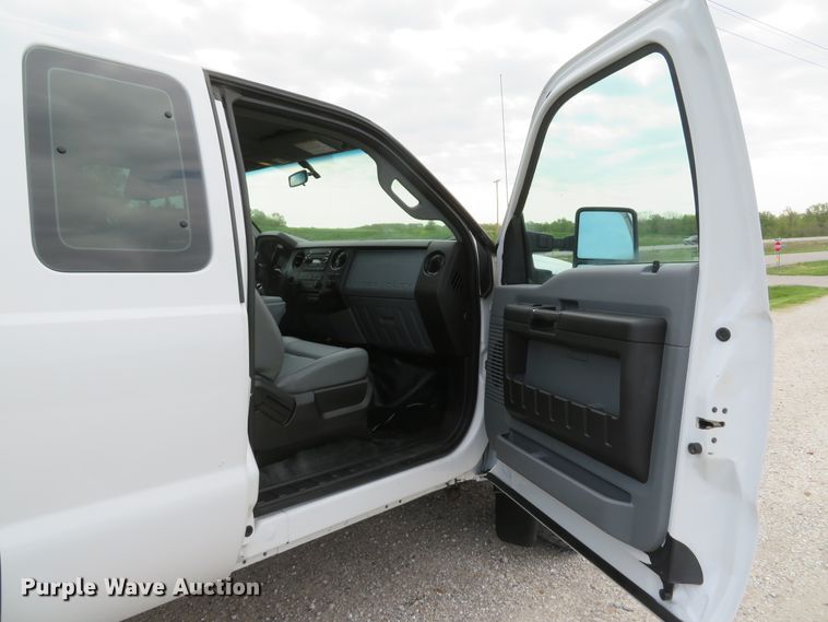 image for item DI2152 2012 Ford F550 Super Duty XL SuperCab utility bed truck