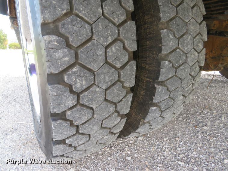 image for item DI2152 2012 Ford F550 Super Duty XL SuperCab utility bed truck