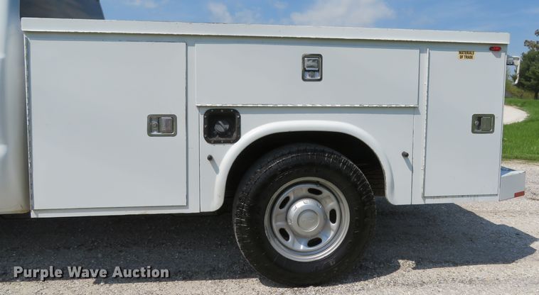 image for item DI2153 2012 Ford F250 Super Duty XL  utility bed pickup truck