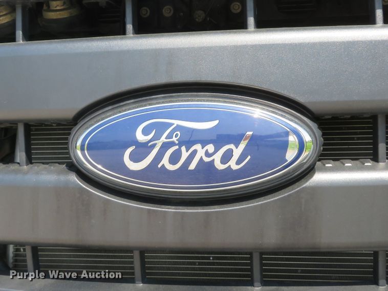 image for item DI2153 2012 Ford F250 Super Duty XL  utility bed pickup truck