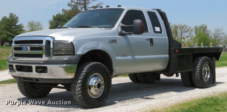 image for item DI2154 2007 Ford F350 Super Duty XLT  SuperCab flatbed pickup truck