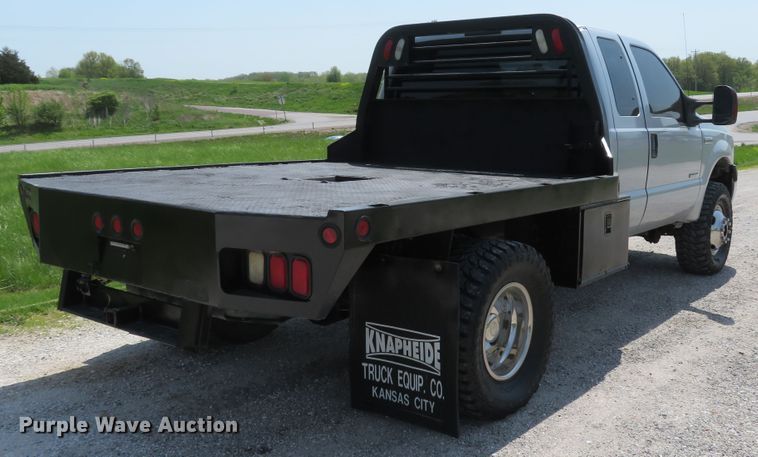 image for item DI2154 2007 Ford F350 Super Duty XLT  SuperCab flatbed pickup truck