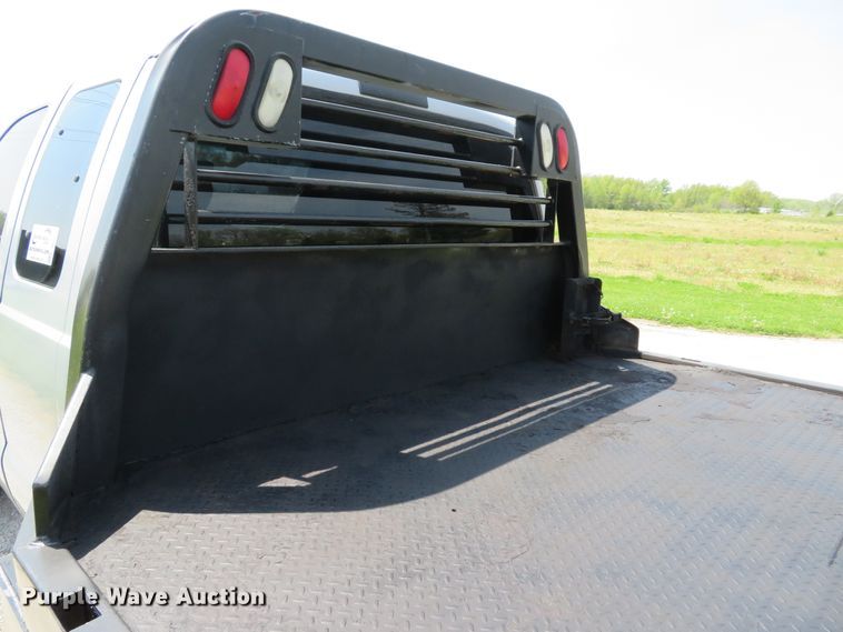 image for item DI2154 2007 Ford F350 Super Duty XLT  SuperCab flatbed pickup truck