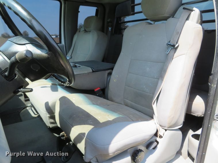 image for item DI2154 2007 Ford F350 Super Duty XLT  SuperCab flatbed pickup truck