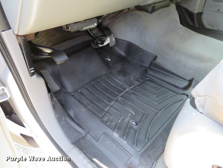 image for item DI2154 2007 Ford F350 Super Duty XLT  SuperCab flatbed pickup truck