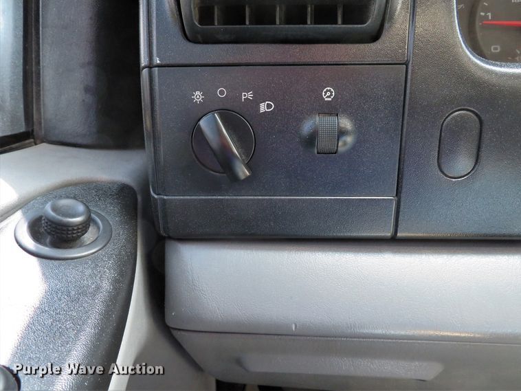 image for item DI2154 2007 Ford F350 Super Duty XLT  SuperCab flatbed pickup truck