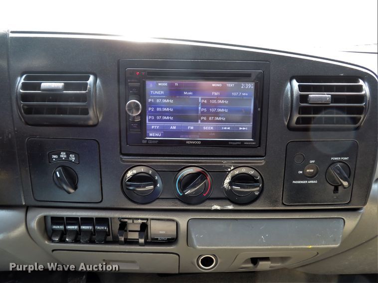 image for item DI2154 2007 Ford F350 Super Duty XLT  SuperCab flatbed pickup truck