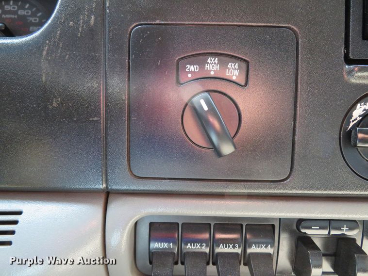 image for item DI2154 2007 Ford F350 Super Duty XLT  SuperCab flatbed pickup truck