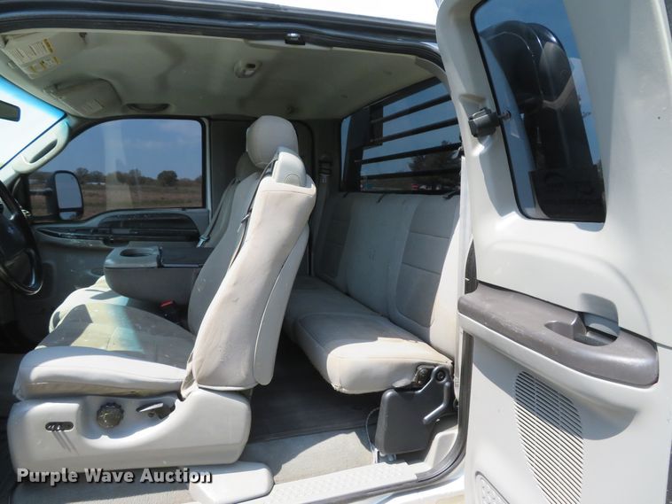 image for item DI2154 2007 Ford F350 Super Duty XLT  SuperCab flatbed pickup truck