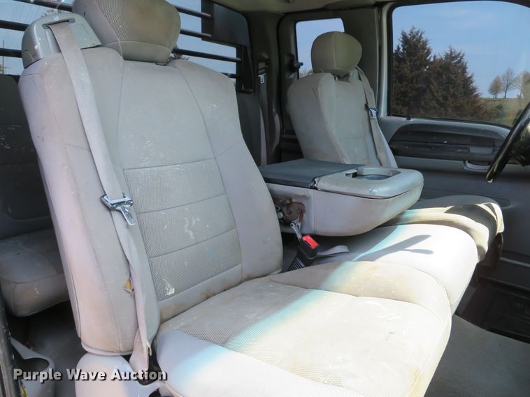 image for item DI2154 2007 Ford F350 Super Duty XLT  SuperCab flatbed pickup truck