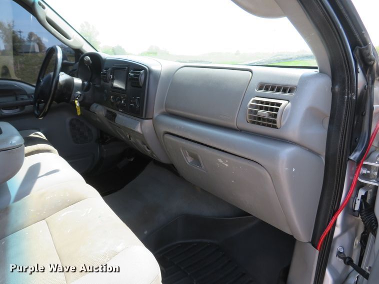 image for item DI2154 2007 Ford F350 Super Duty XLT  SuperCab flatbed pickup truck