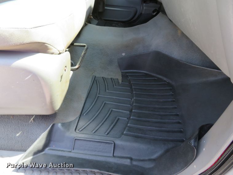 image for item DI2154 2007 Ford F350 Super Duty XLT  SuperCab flatbed pickup truck