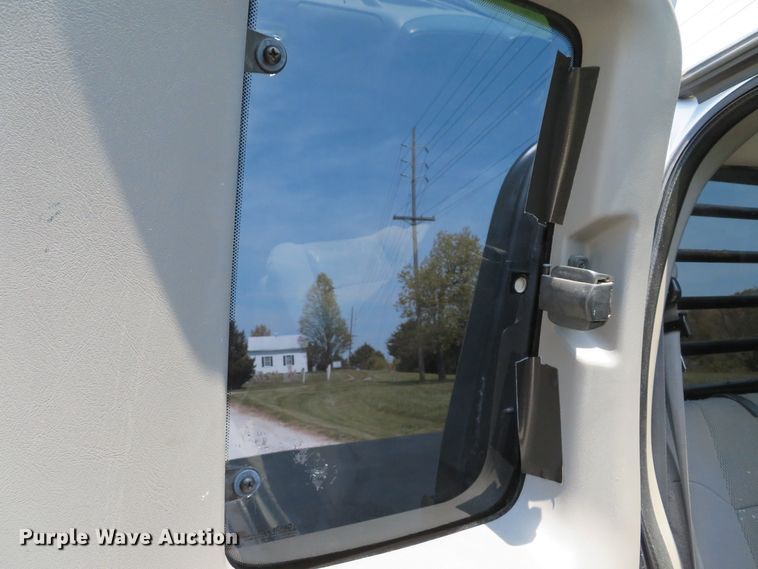 image for item DI2154 2007 Ford F350 Super Duty XLT  SuperCab flatbed pickup truck