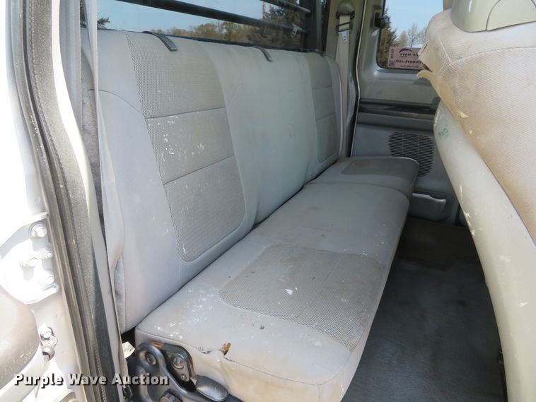 image for item DI2154 2007 Ford F350 Super Duty XLT  SuperCab flatbed pickup truck