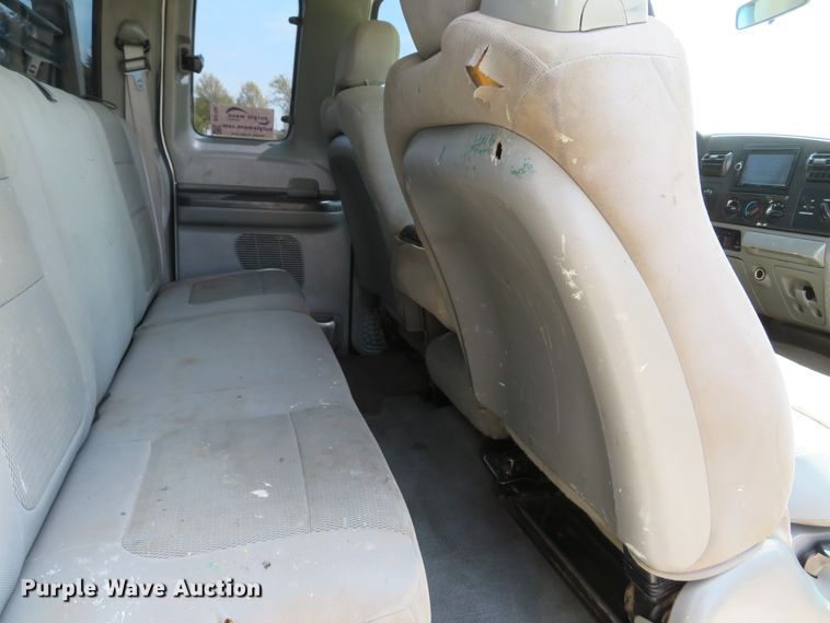 image for item DI2154 2007 Ford F350 Super Duty XLT  SuperCab flatbed pickup truck