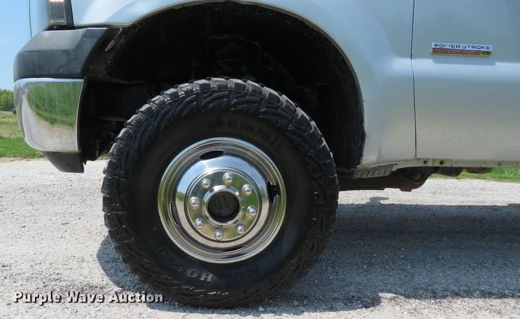 image for item DI2154 2007 Ford F350 Super Duty XLT  SuperCab flatbed pickup truck