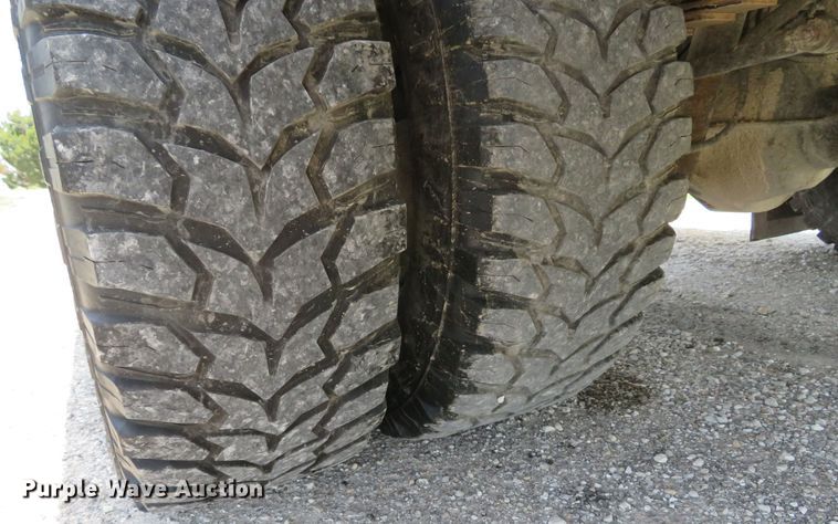 image for item DI2154 2007 Ford F350 Super Duty XLT  SuperCab flatbed pickup truck