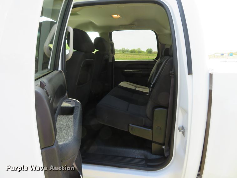 image for item DI2157 2013  Chevrolet Silverado 1500  Crew Cab pickup truck