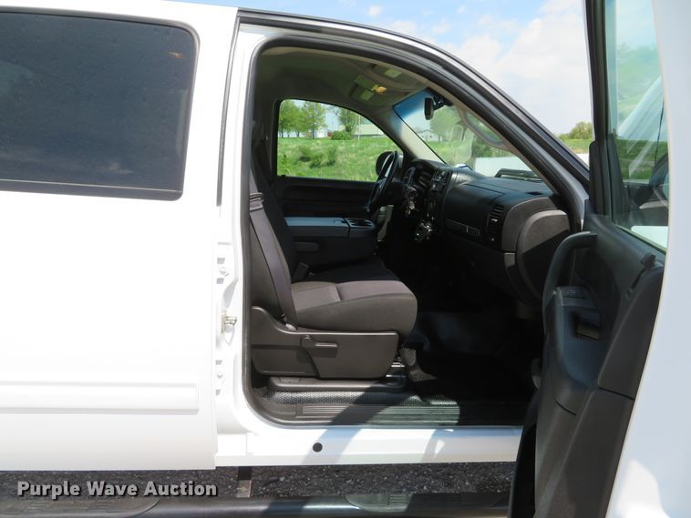 image for item DI2157 2013  Chevrolet Silverado 1500  Crew Cab pickup truck