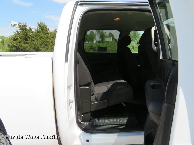 image for item DI2157 2013  Chevrolet Silverado 1500  Crew Cab pickup truck