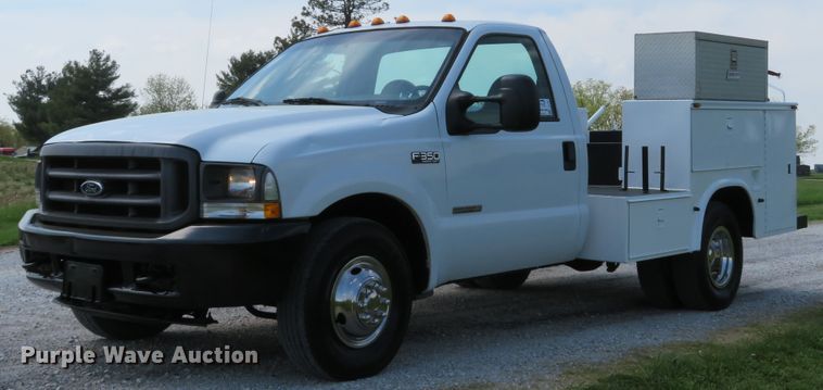 image for item DI2158 2004 Ford F350 Super Duty XL  utility bed pickup truck