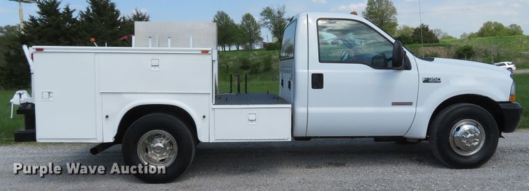image for item DI2158 2004 Ford F350 Super Duty XL  utility bed pickup truck