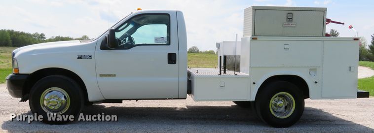image for item DI2158 2004 Ford F350 Super Duty XL  utility bed pickup truck