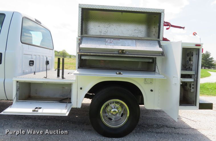 image for item DI2158 2004 Ford F350 Super Duty XL  utility bed pickup truck