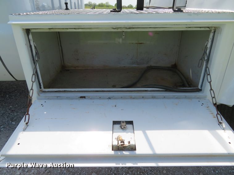 image for item DI2158 2004 Ford F350 Super Duty XL  utility bed pickup truck