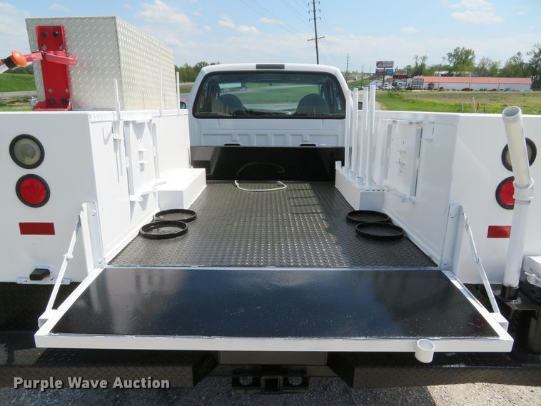 image for item DI2158 2004 Ford F350 Super Duty XL  utility bed pickup truck