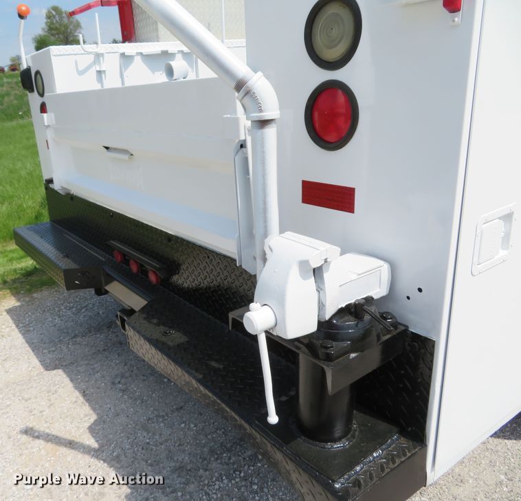 image for item DI2158 2004 Ford F350 Super Duty XL  utility bed pickup truck